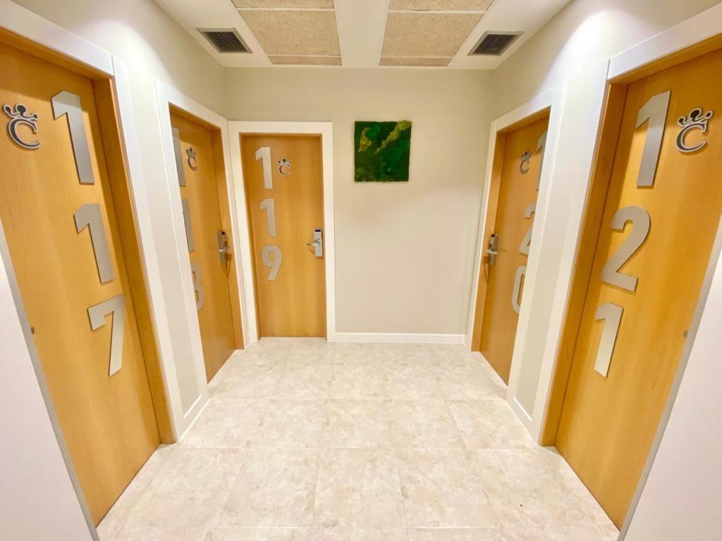 Hotel Camino Real Duenas ภายนอก รูปภาพ