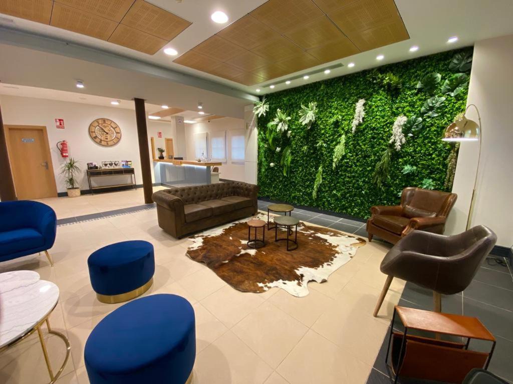 Hotel Camino Real Duenas ภายนอก รูปภาพ