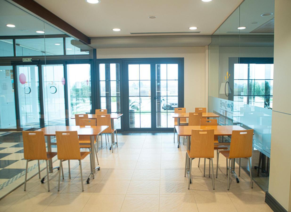 Hotel Camino Real Duenas ภายนอก รูปภาพ