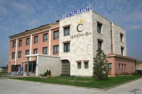 Hotel Camino Real Duenas ภายนอก รูปภาพ